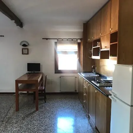 Tea House Apartment *
