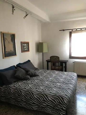 Tea House * البندقية