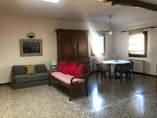 Tea House * البندقية